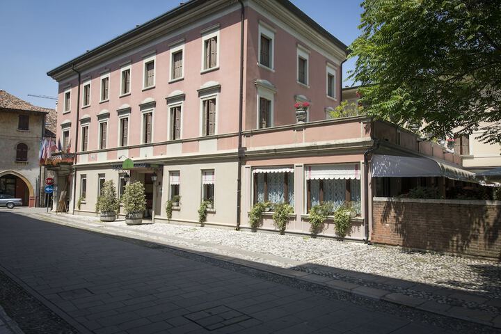 Hotel 67 of 73