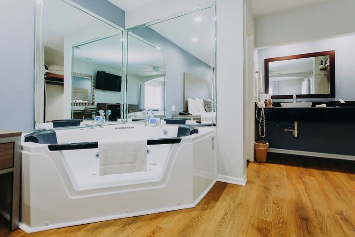 Jetted tub