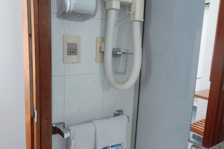 Room 33 of 49