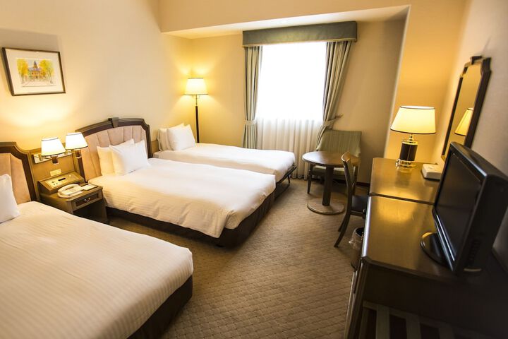 Room 5 of 62