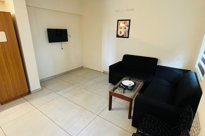 Room 13 of 17