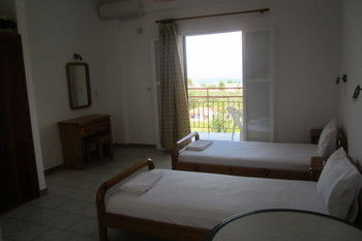 Room 8 of 11