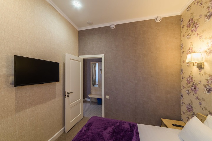 Room 28 of 89