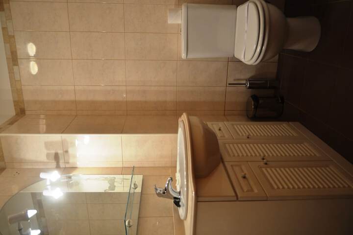 Room 20 of 76