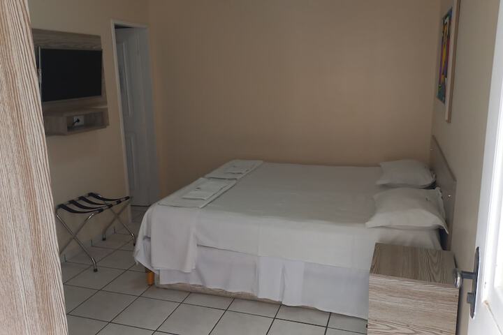 Room 33 of 62