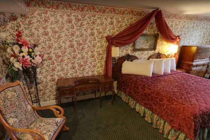 Room 10 of 21