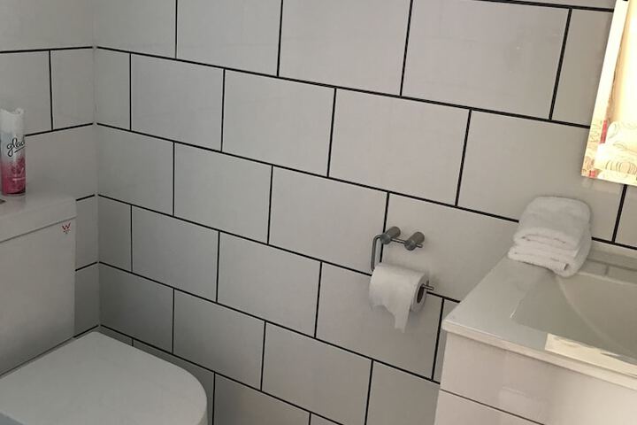 Room 62 of 100