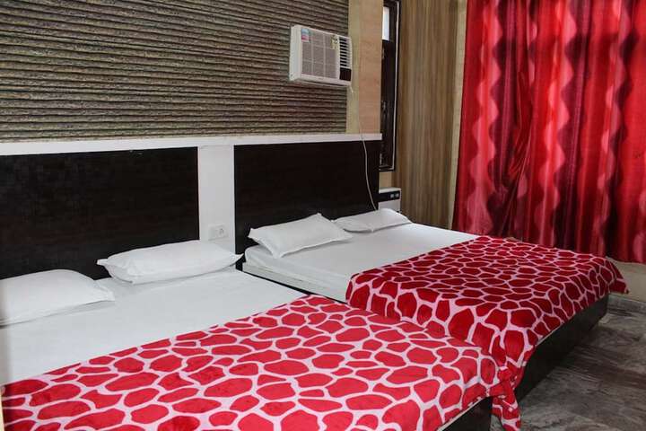 Room 9 of 35