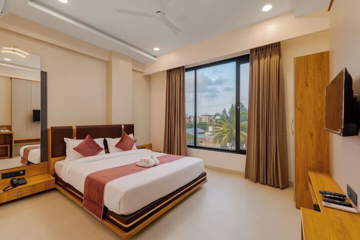 Room 6 of 25
