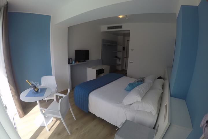 Room 7 of 63