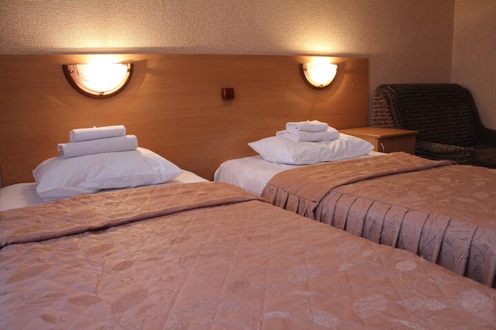 Room 5 of 96