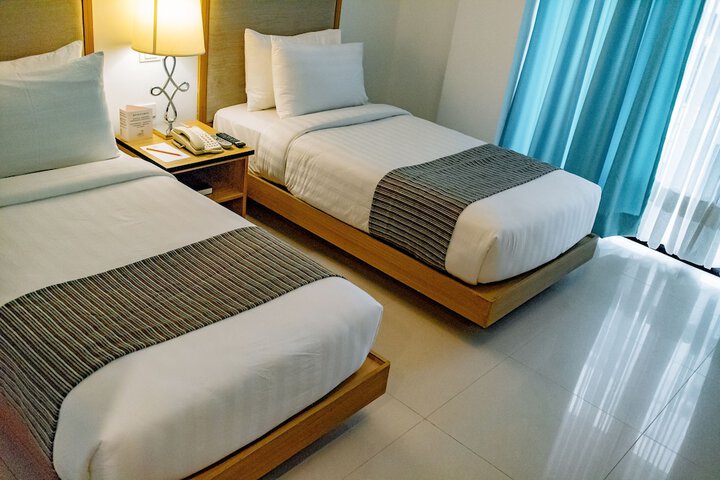 Room 4 of 15