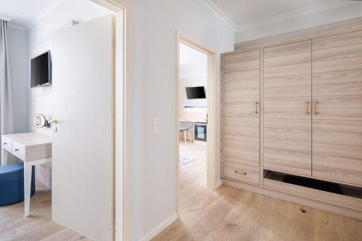 Room 40 of 103