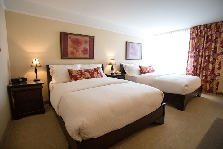 2 Queen Beds (5 of 6)