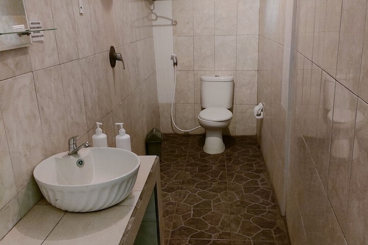 Room 33 of 57