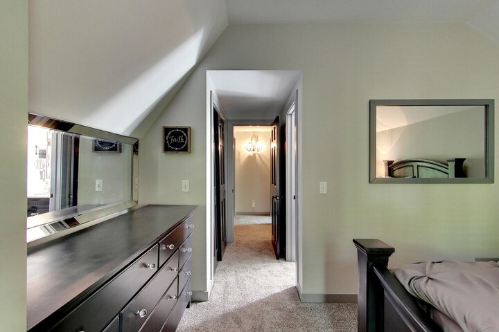 Room 3 of 10