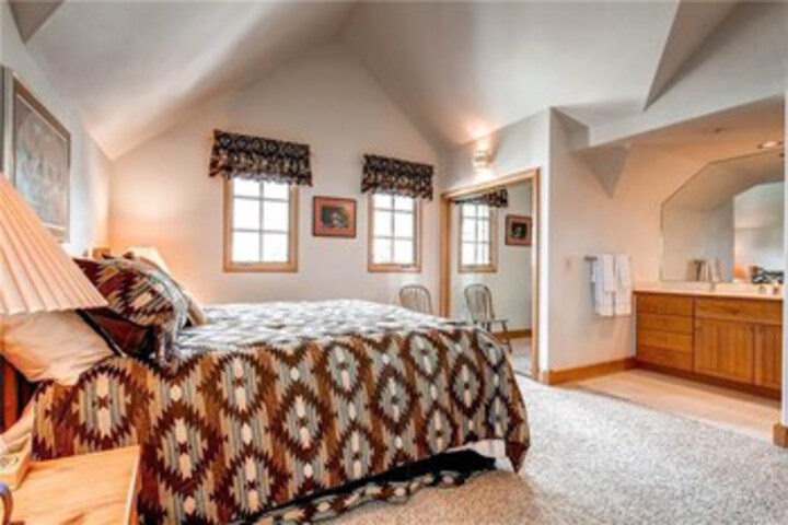 Room 43 of 48