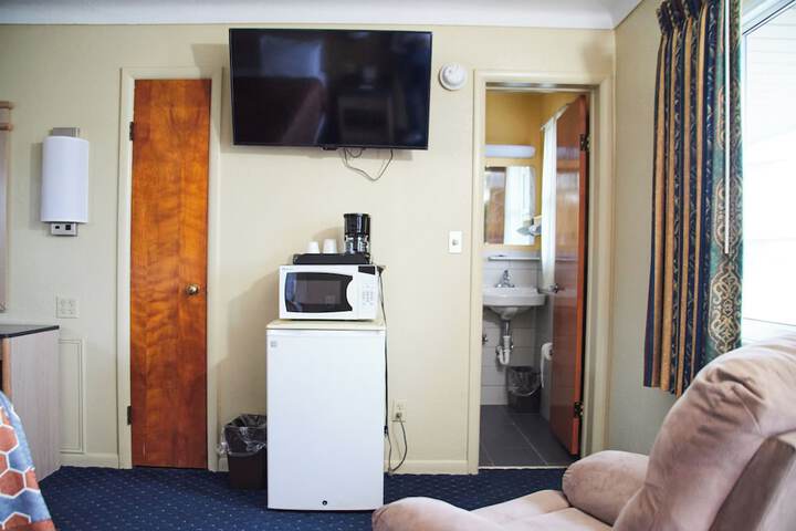 Room 12 of 27