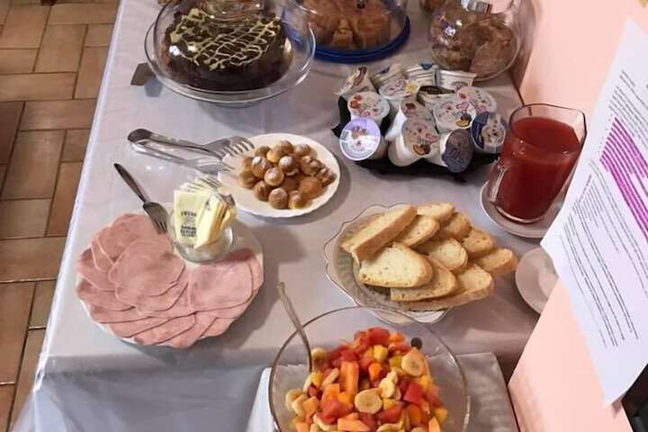 Dining 5 of 6