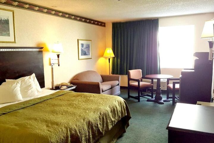 Room 13 of 27