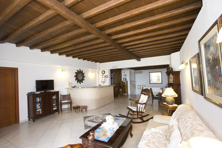 Guest Lobby