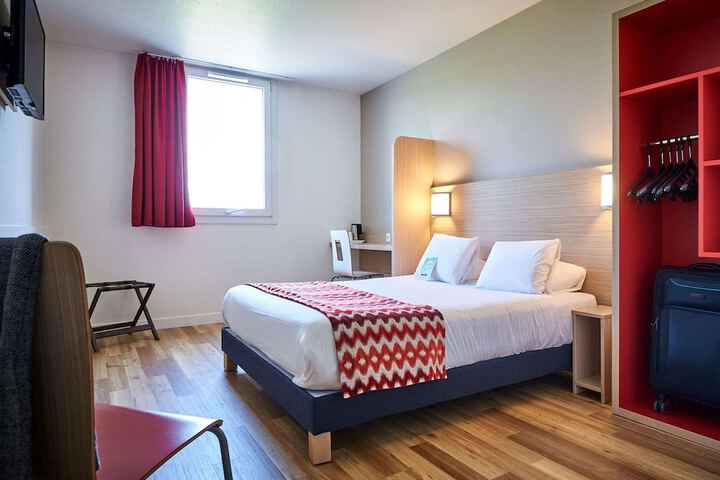 Room 6 of 38