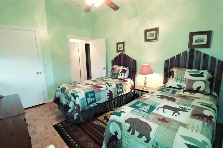 Room 2 of 18