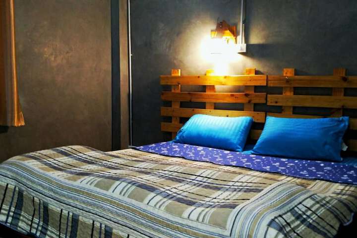 Room 2 of 35