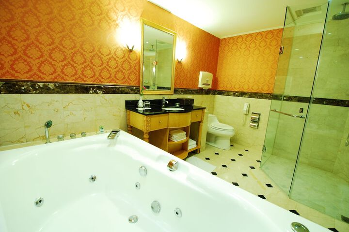 Room 45 of 103