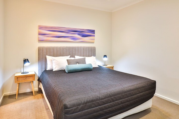 Room 32 of 48
