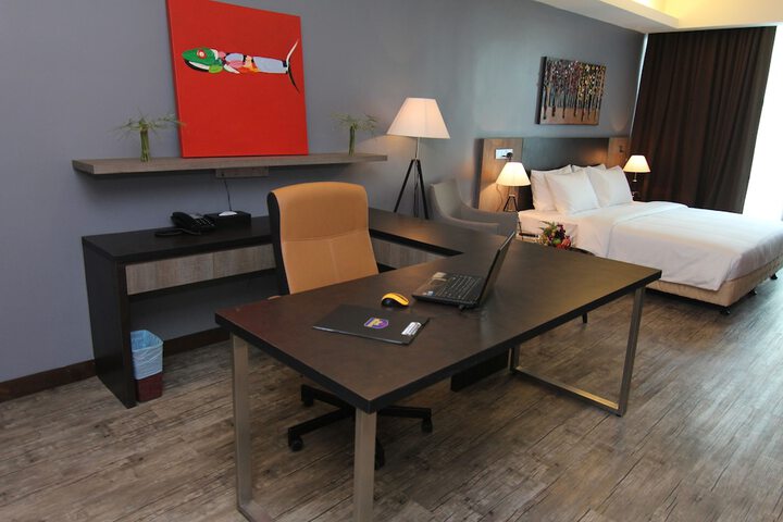 Room 6 of 68