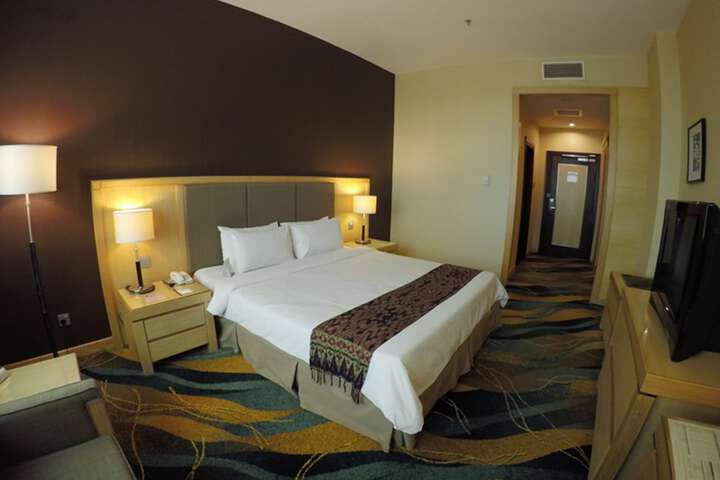 Room 7 of 35