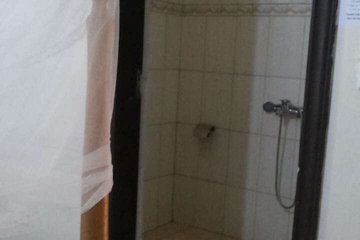 Room 12 of 27