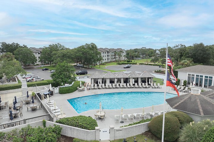 Pool 124 of 220