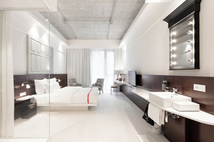 Room 29 of 42