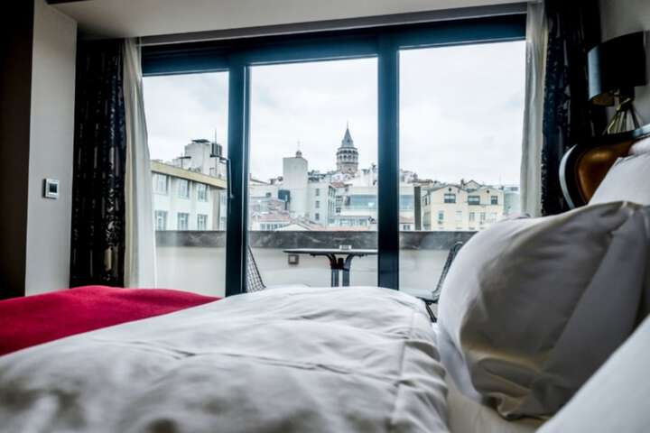 Room 10 of 60