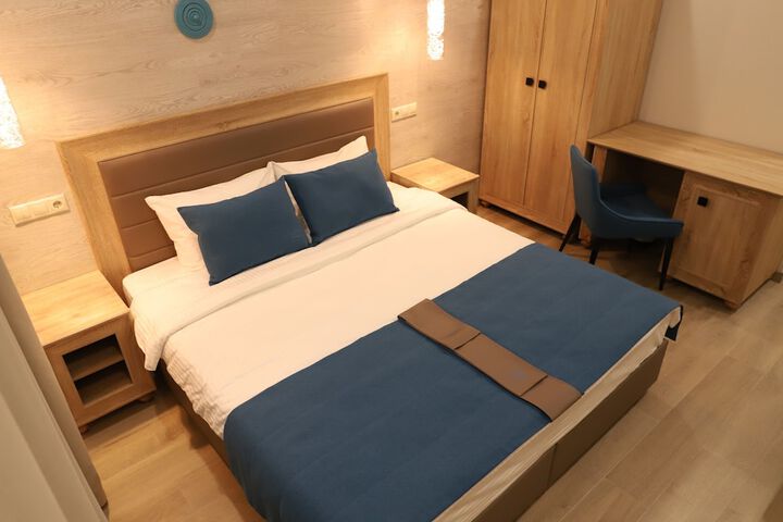Room 10 of 30
