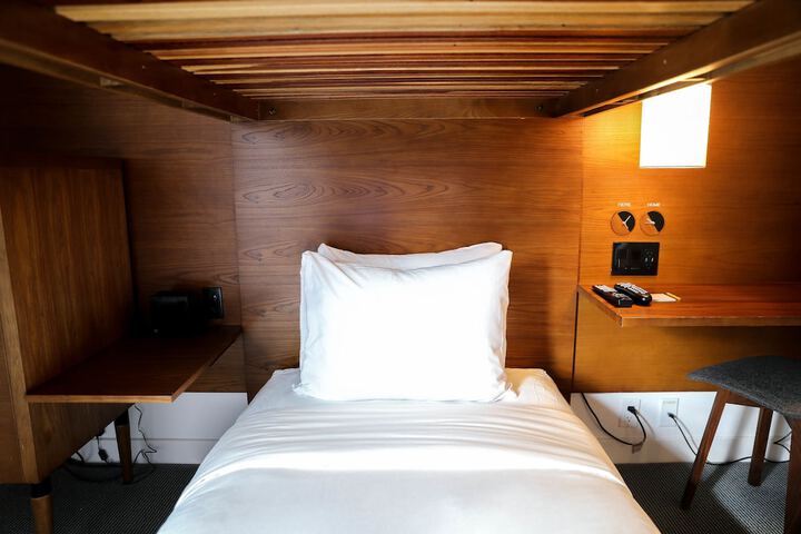 Room 100 of 143