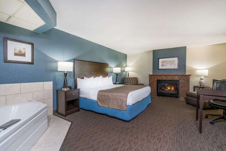 1 King Bed (22 of 22)