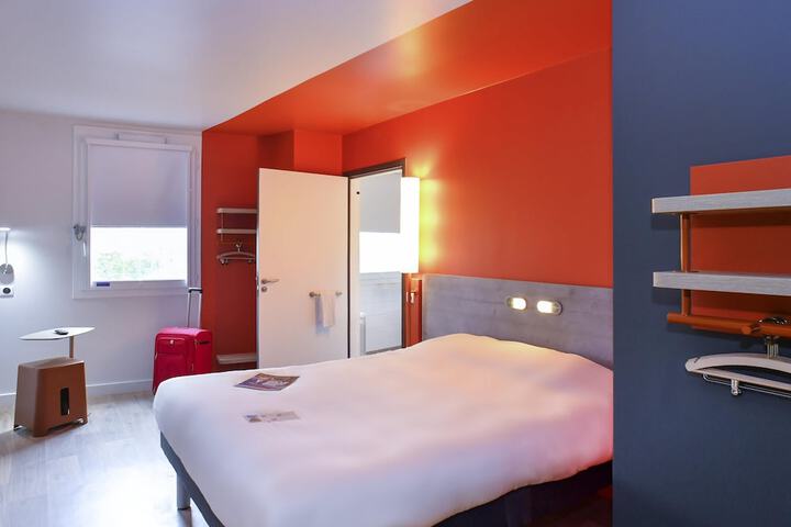 Room 13 of 45