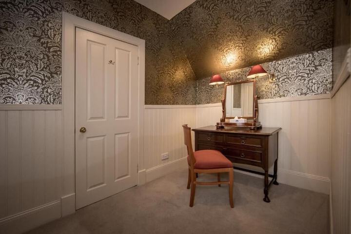 Room 13 of 47