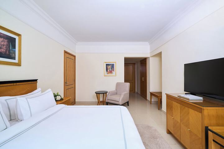 Room 8 of 86