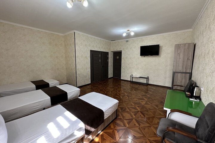 Room 18 of 27