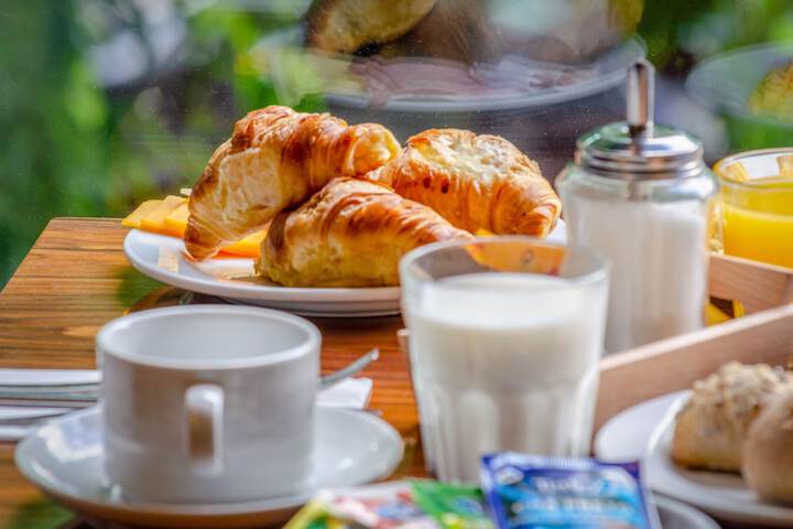 Breakfast/Coffee Service 64 of 92