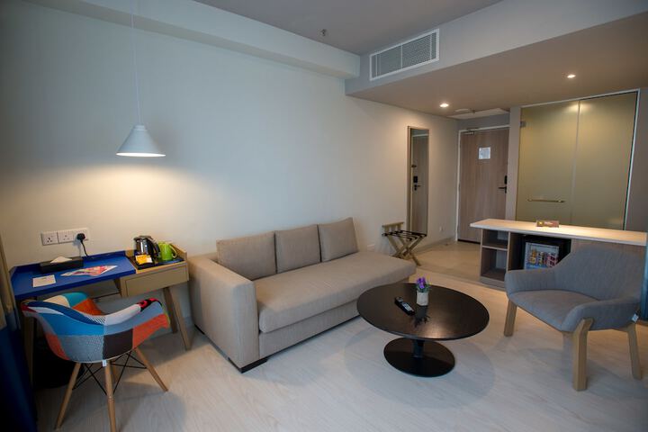 Room 3 of 38