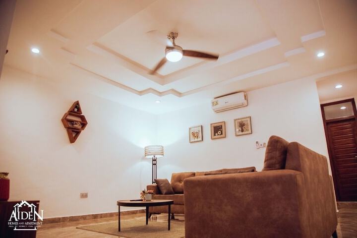 Room 52 of 144