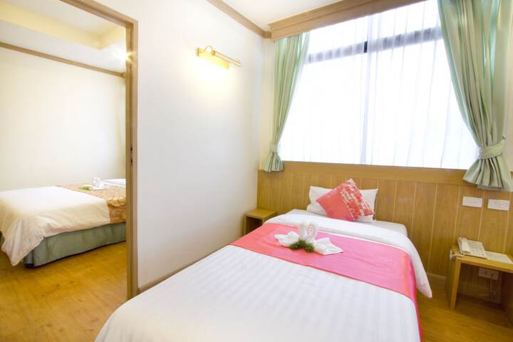 Room 8 of 116