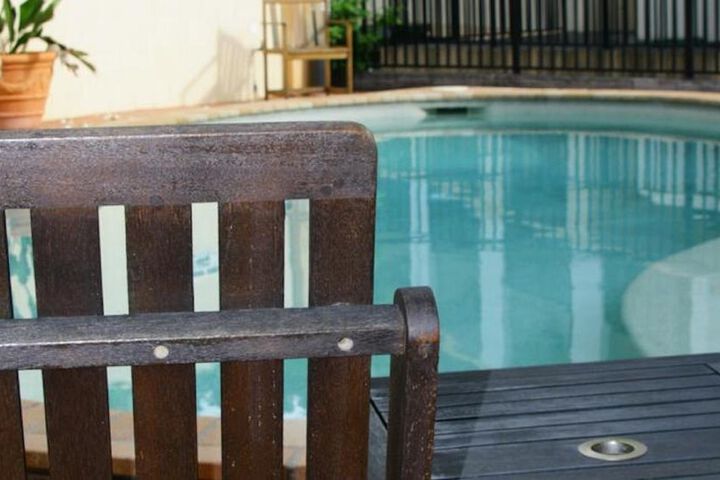Pool 20 of 24