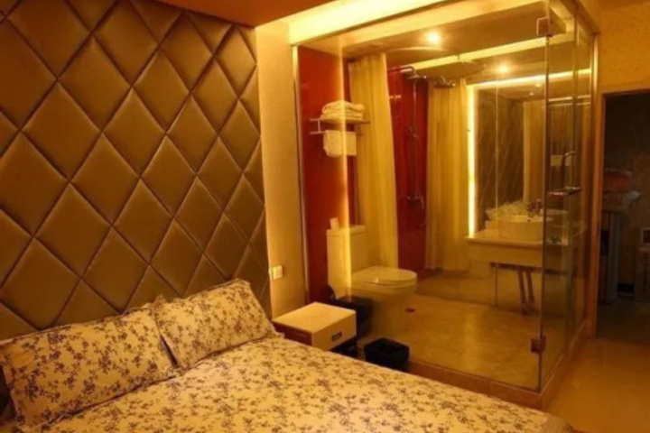 Room 19 of 21