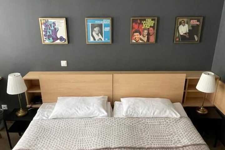 Room 21 of 54